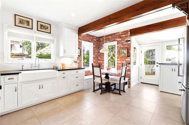 18 W Cypress Avenue, Redlands, CA 92373