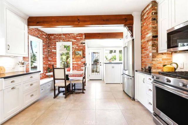 18 W Cypress Avenue, Redlands, CA 92373