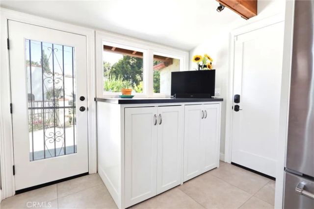 18 W Cypress Avenue, Redlands, CA 92373