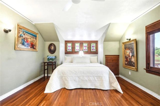 18 W Cypress Avenue, Redlands, CA 92373