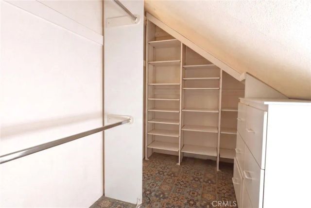 18 W Cypress Avenue, Redlands, CA 92373