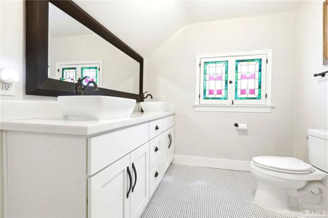 18 W Cypress Avenue, Redlands, CA 92373