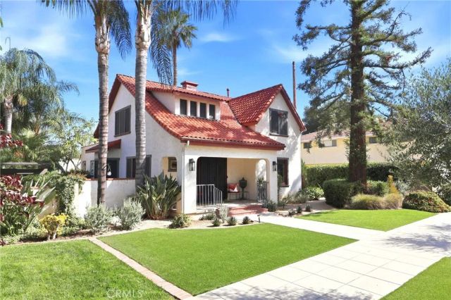 18 W Cypress Avenue, Redlands, CA 92373