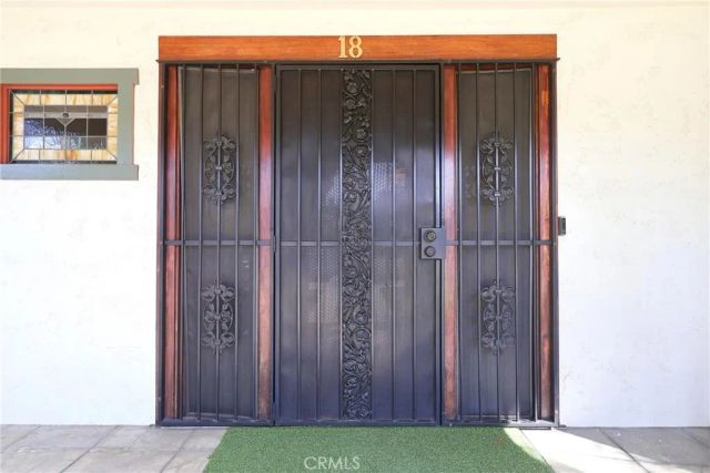 18 W Cypress Avenue, Redlands, CA 92373