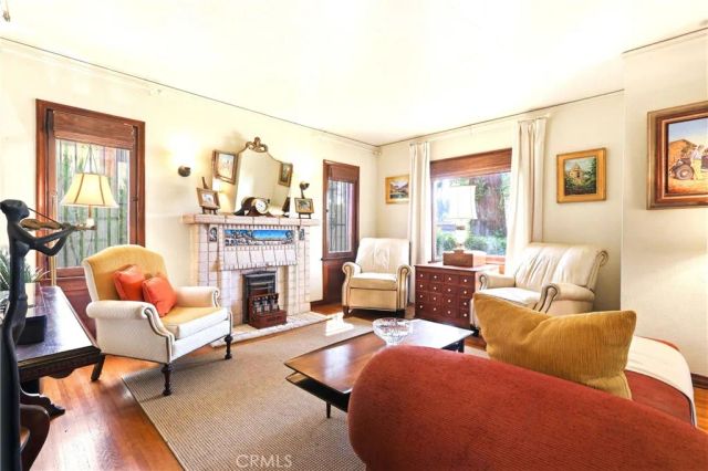 18 W Cypress Avenue, Redlands, CA 92373