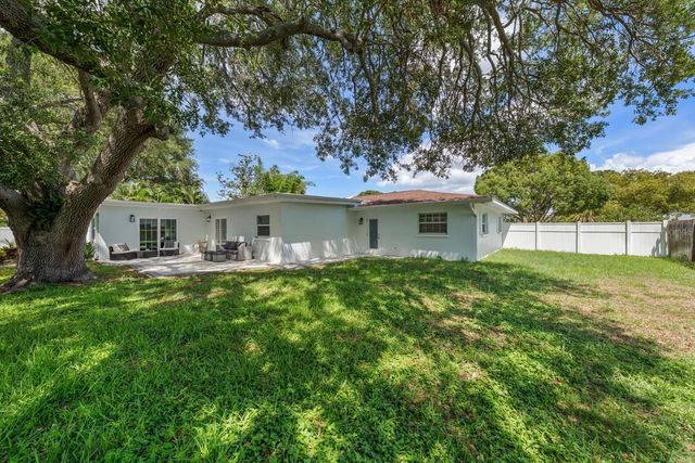 1736 GOLF VIEW DRIVE, Belleair, FL 33756
