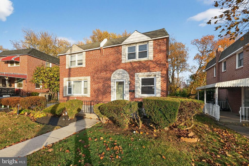 110 LAKEVIEW DR, Ridley Park, PA 19078