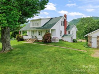 3910 Pisgah Drive, Canton, NC 28716