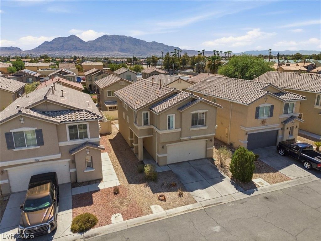 1620 Legato Falls Street, Las Vegas, NV 89115 — photo 5