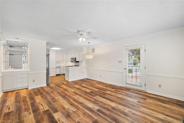 1007 Kings Arms Court, High Point, NC 27262