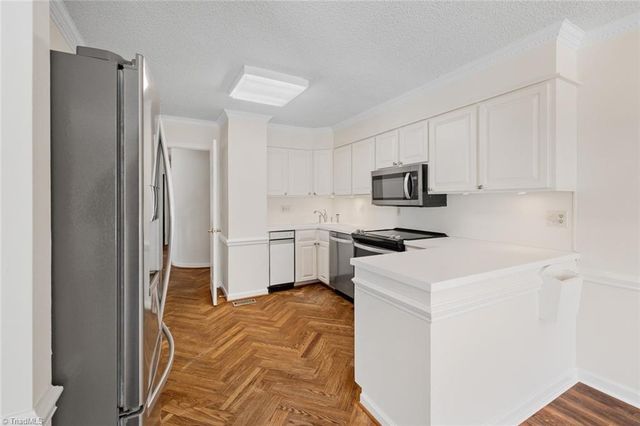 1007 Kings Arms Court, High Point, NC 27262