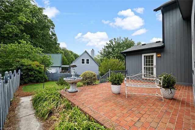 1007 Kings Arms Court, High Point, NC 27262
