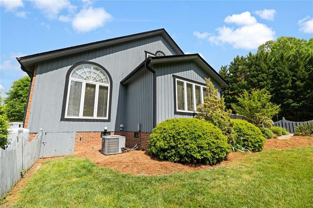 1007 Kings Arms Court, High Point, NC 27262