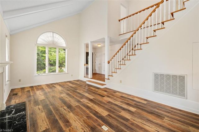1007 Kings Arms Court, High Point, NC 27262