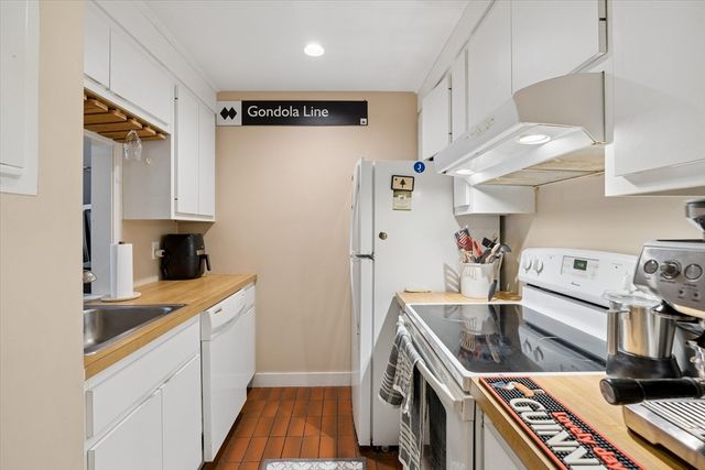 28 Edgerly Rd 2, Boston, MA 02115