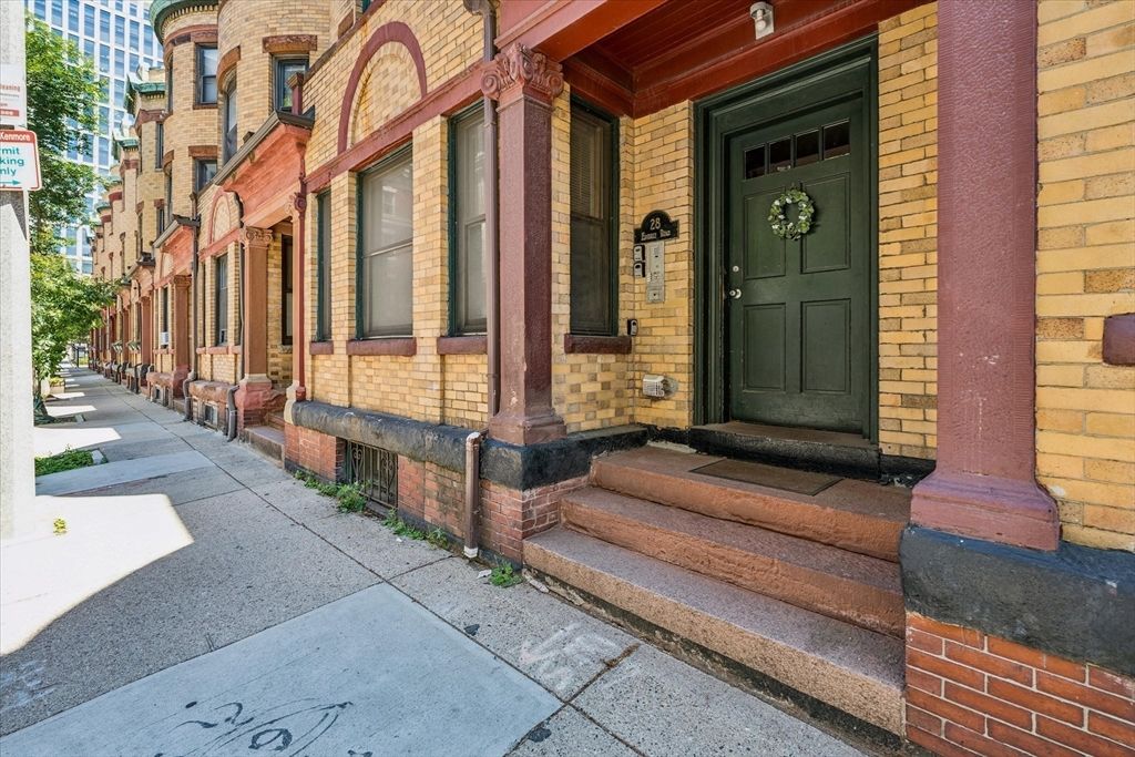 28 Edgerly Rd 2, Boston, MA 02115