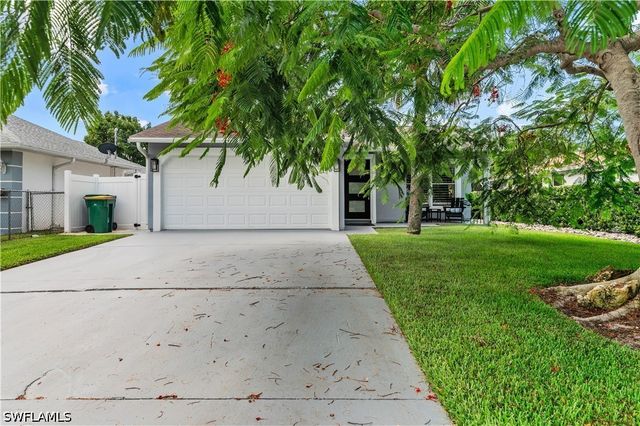 764 94th AVE N, Naples, FL 34108