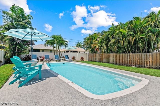 764 94th AVE N, Naples, FL 34108