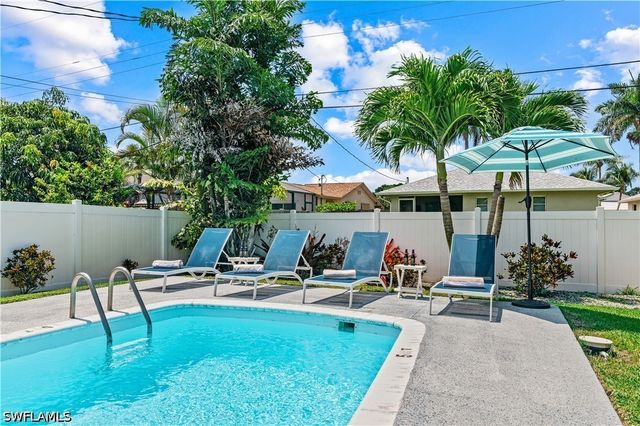 764 94th AVE N, Naples, FL 34108