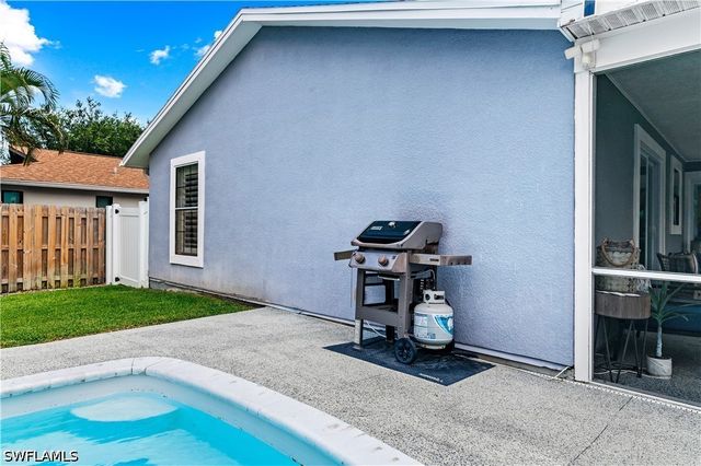 764 94th AVE N, Naples, FL 34108