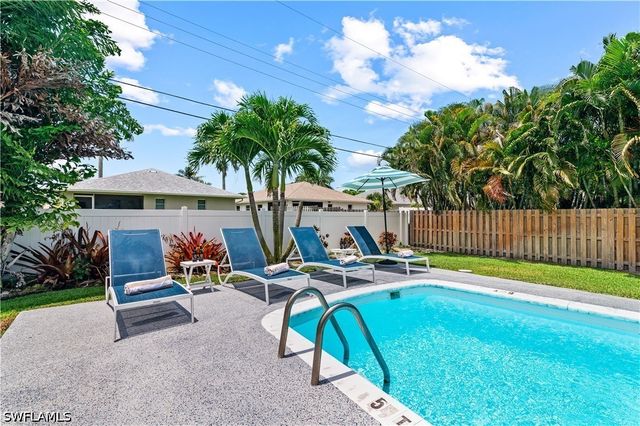 764 94th AVE N, Naples, FL 34108