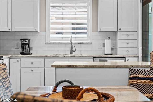 764 94th AVE N, Naples, FL 34108