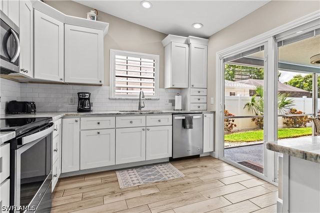 764 94th AVE N, Naples, FL 34108