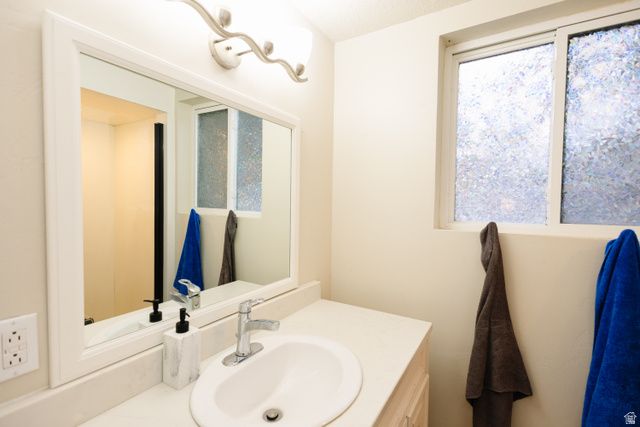 5055 KIWANA DR, South Ogden, UT 84403