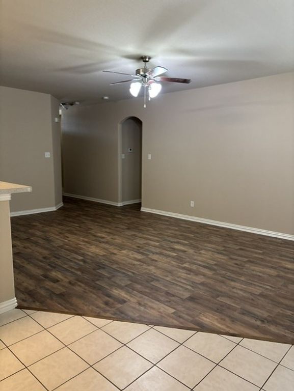203 Commonwealth Circle, Waxahachie, TX 75165