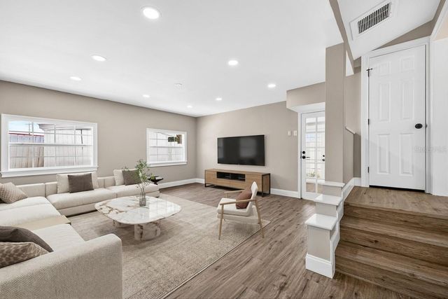 3620 E TAMPA CIRCLE, Tampa, FL 33629