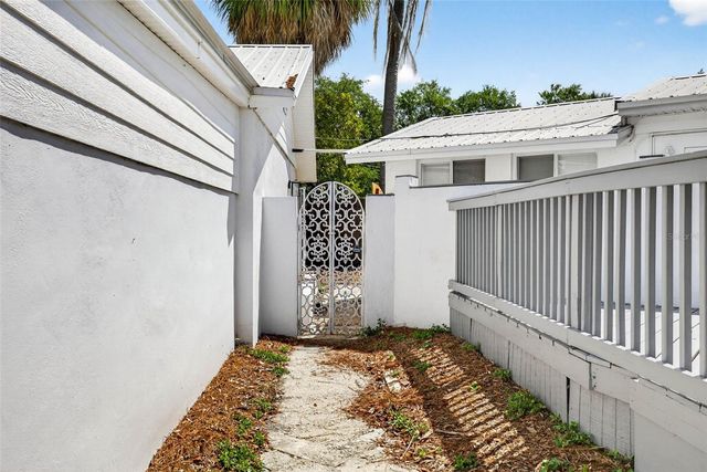 3620 E TAMPA CIRCLE, Tampa, FL 33629