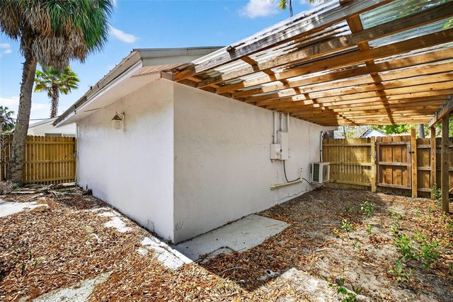 3620 E TAMPA CIRCLE, Tampa, FL 33629