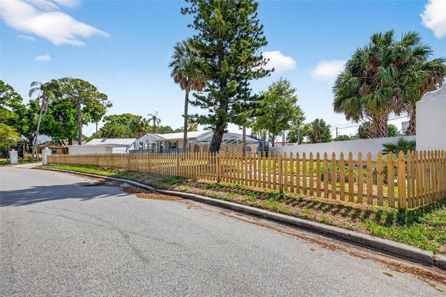 3620 E TAMPA CIRCLE, Tampa, FL 33629