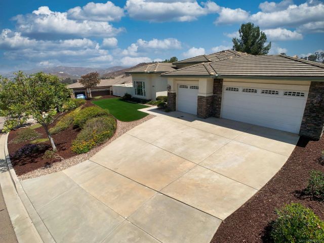 8836 Diamondback Dr, Santee, CA 92071
