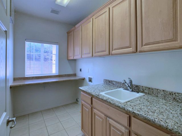 8836 Diamondback Dr, Santee, CA 92071