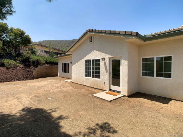 8836 Diamondback Dr, Santee, CA 92071