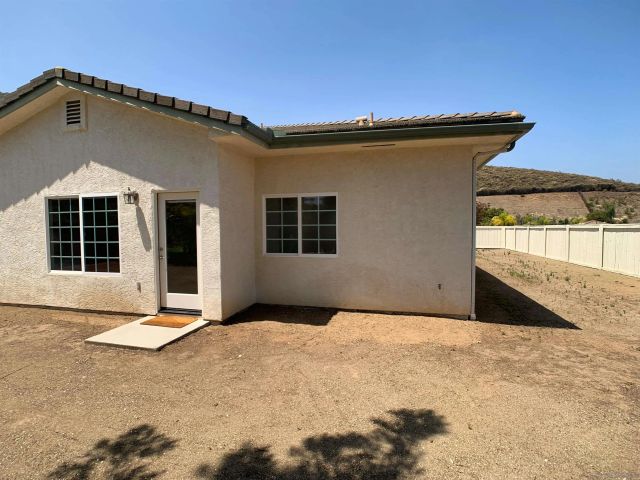8836 Diamondback Dr, Santee, CA 92071