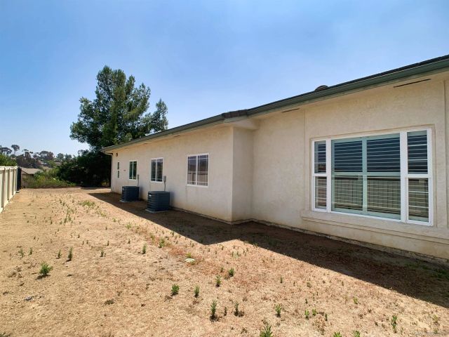 8836 Diamondback Dr, Santee, CA 92071
