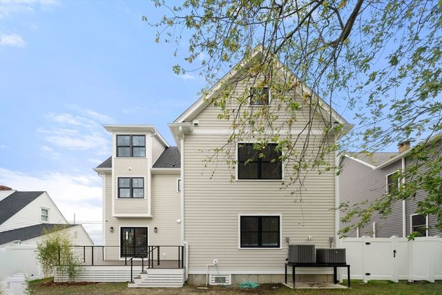 145 Dorchester St, Quincy, MA 02171