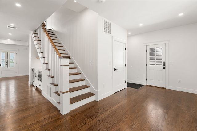 145 Dorchester St, Quincy, MA 02171