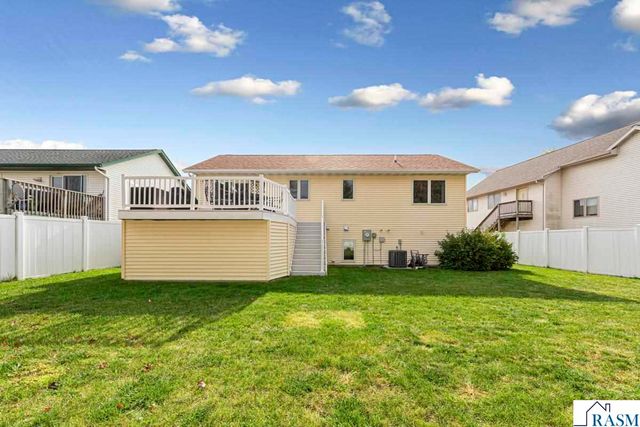 152 Swan Lane, Mankato, MN 56001