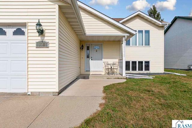 152 Swan Lane, Mankato, MN 56001