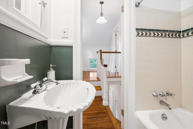 406 E Markham Avenue, Durham, NC 27701