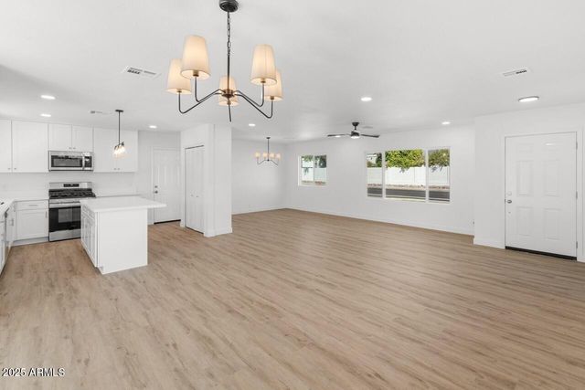 6610 N 15TH Avenue, Phoenix, AZ 85015