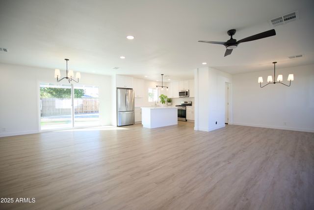 6610 N 15TH Avenue, Phoenix, AZ 85015