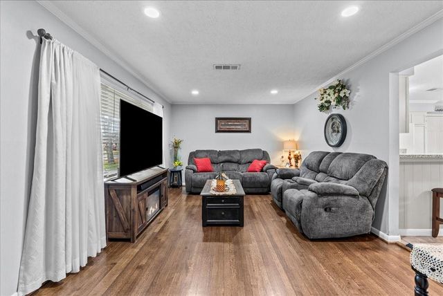 913 Peggy Street, Deer Park, TX 77536