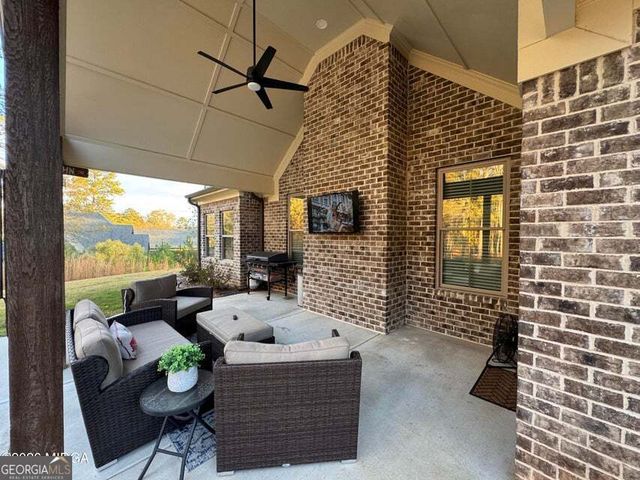 303 Tuxedo Circle, Forsyth, GA 31029