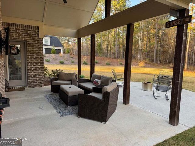 303 Tuxedo Circle, Forsyth, GA 31029