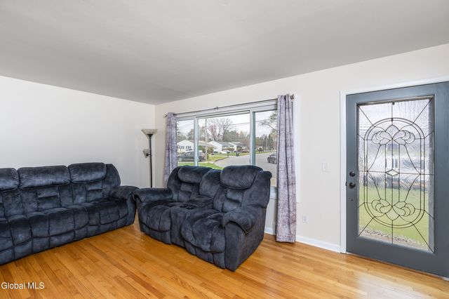1041 St Jude Drive, Rotterdam, NY 12303