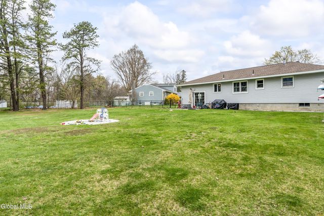 1041 St Jude Drive, Rotterdam, NY 12303